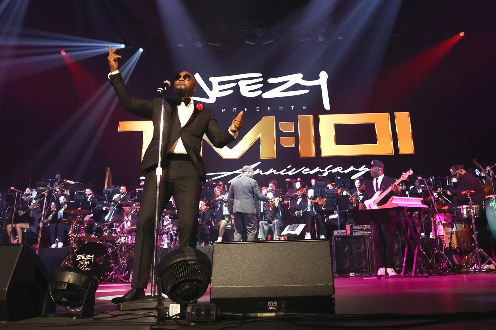 Jeezy performing live on stage